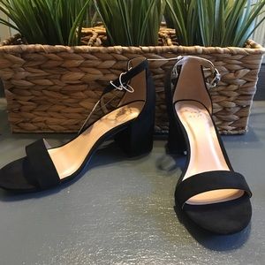 NWT A New Day Low Block Heel Sandal Size 7 - Black
